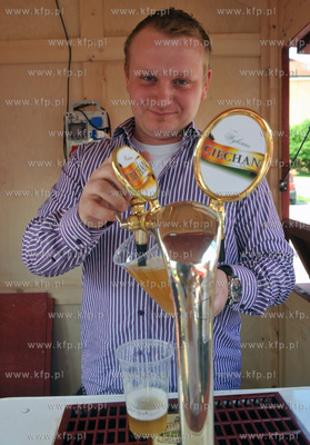 Festiwal Polskich Piw Regionalnych. Nz pan Lukasz nalewa...