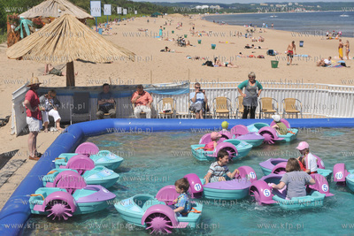 Sobota na molo w Gdansku Brzeznie. Basen z mini rowerami...