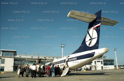 Samolot ATR-72 Polskich Lini Lotniczych LOT na lotnisku...