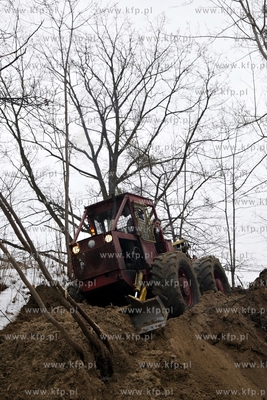 Wycinka drzew pod budowe trasy Pomorskiejpomorks Kolei...