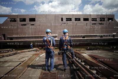 Stocznia REMONTOWA SHIPBUILDING S.A.. Wodowanie nowoczesnego...