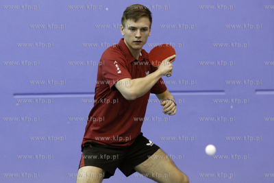 Jakub Folwarski, tenisista stolowy. 18.11.2013 fot....