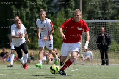 Gdansk Zaspa. Pilkarski turniej dzikich druzyn Do przerwy...