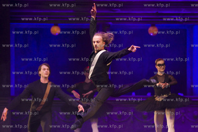 Włoska noc. Gala Sylwestrowo-noworoczna. Nz. Filip...