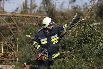 Skutki nawałnicy, która z piątku na sobotę przeszła...