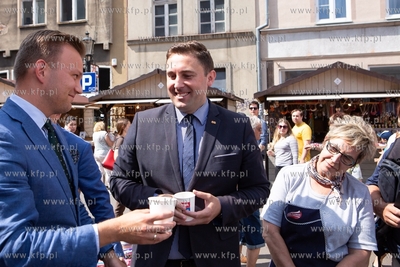 Gdańsk, Plac Dominikański. Otwarcie 30. zdroju ulicznego...
