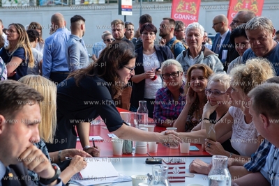 Gdańsk, Wrzeszcz. Spotkanie przy okrągłym stole...