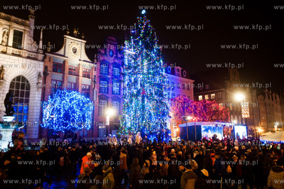 Gdansk. Dlugi Targ. Uroczyste zapalenie swiatelek na...