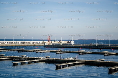 Sloneczne, bardzo cieple, niemal wiosenne, niedzielne...