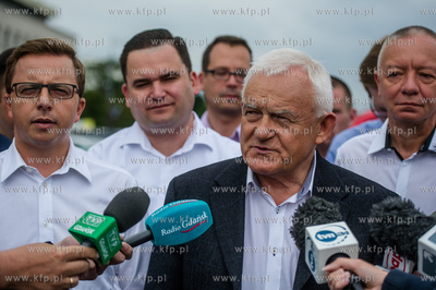 Gdynia. Skwer Kosciuszki. Lato z SLD. Leszek Miller...