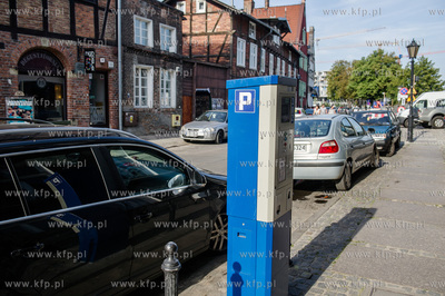 Gdansk. Ul Grodzka. Wprowadzona strefa platnego parkowania.
03.08.2015
fot....