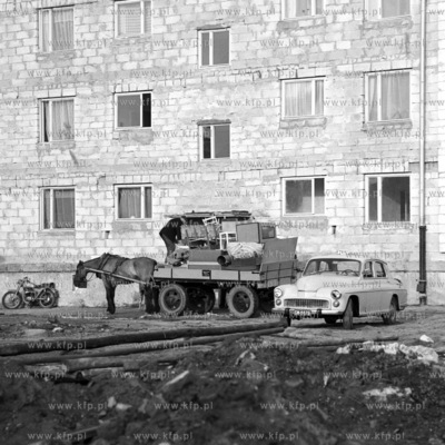 Przeprowadzka do nowego mieszkania w Malborku. 
07.1970
0002466z_lipiec1970
Fot....