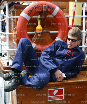 Wizyta zaglowca George Stage - najmniejszego pelnorejowca...