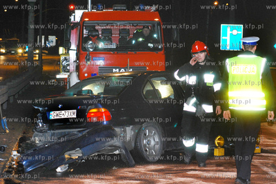 Dogroznego wypadku drogowego doszlo w niedziele wieczorem...