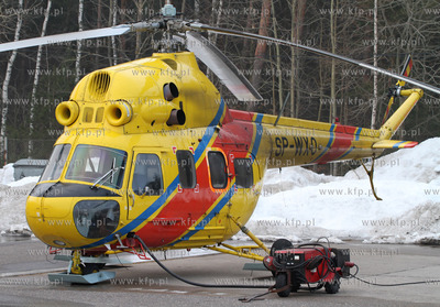 Gdansk, Rebiechowo. Nz. Mi-2plus Lotniczego Pogotowia...