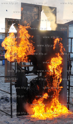 Sopot plaza przy Molo. Happening "Unwanted Things "...