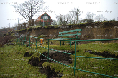 Jaroslawiec Zawalil sie nadmorski klif. Uszkodzenia...