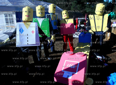 Druga edycja Crezy slide - Zjazdu na byle czym, odbywajaca...