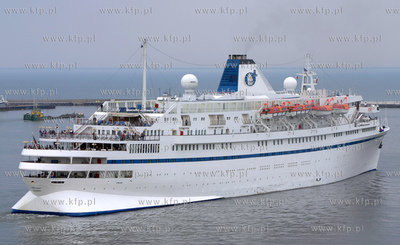 Statek wycieczkowy Athena (ex Stockholm) w Gdyni.
22.05.2005
fot....