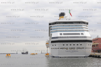 Wycieczkowiec Costa Pacifica zawinal do portu w Gdyni....