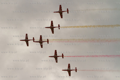 Festyn lotniczy z okazji 100-lecia lotnictwa w Elblagu....