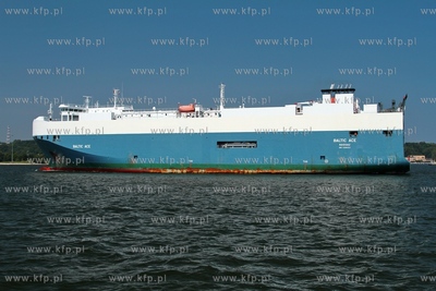 Stocznia Gdynia. Samochodowiec PC/TC Baltic Ace
02.08.2012
fot....