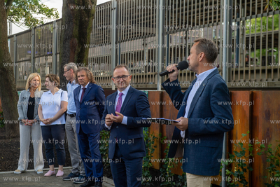 Spacer z radnymi z okazji otwarcia nowego woonerfu...