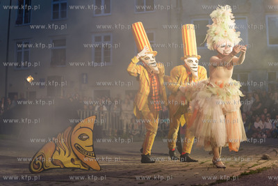Gdańsk. Festiwal teatrów Ulicznych FETA. Mr Pejo's...