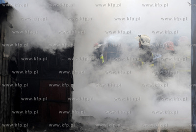 Pozar na Partyzantow 112 w Gdansku - Wrzeszczu. Plonal...