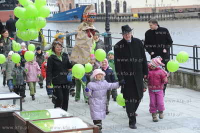 Prezydent Gdanska, Pawel Adamowicz, wraz z przedszkolakami...
