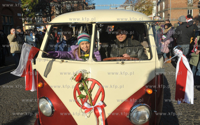 Gdansk. Parada z okazji 93 rocznicy odzyskania przez...