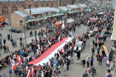Gdanska Parada Niepodleglosci na ul. Podwale Staromiejskie....