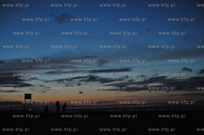 Wieczór nad zatoką Gdańską widziany z Westerplatte....