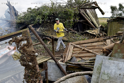 Trzebuń, gmina Dziemiany na Kaszubach. Zabudowania...