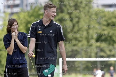 Gdansk Zaspa. Pilkarski turniej dzikich druzyn Do przerwy...