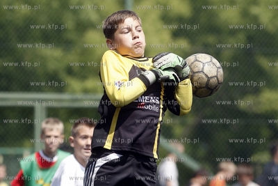 Gdansk Zaspa. Pilkarski turniej dzikich druzyn Do przerwy...