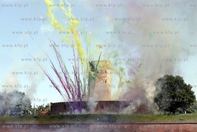 Inscenizacja bitwy morskiej w okolicy Twierdzy Wisloujscie....