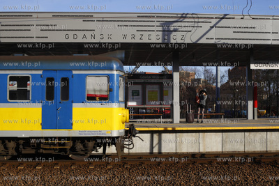 Peron kolejki SKM Gdansk Wrzeszcz.
29.11.2013
fot....
