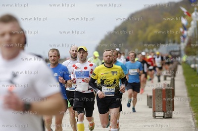 Gdynia. Bieg Europejski. Nz. biegacze na bulwarze nadmorskim.
07.05.2017
fot....