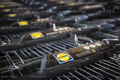 Dyskont spożywczy Lidl przy ul. Grunwaldzkiej w Gdańsku.
09.05.2018
fot....