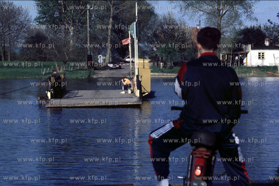 Prom w Kepinach na Nogacie. 05.97 Fot. Maciej Kosycarz...