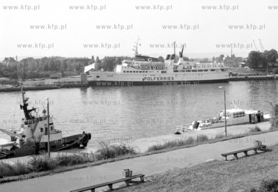Prom Thjelvar w bazie promowej w Porcie Gdanskim. 4wrzesień76_z.kosycarz_p35...
