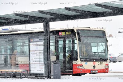 Zima w Gdańsku. Autobus na pętli Ujeścisko. 15.01.2021...