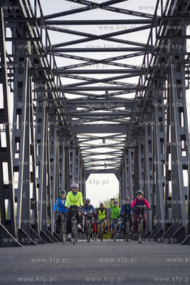 Licząsy 700 metrów most Siekierki - Neur dnitz nad...