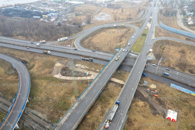 Przygotowania do zmiany organizacji ruch na estakadzie...