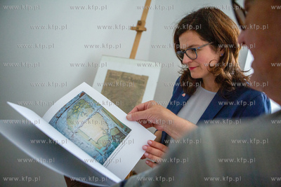 Przekazanie sześciu rodzinom kluczy do nowo wyremontowanej...