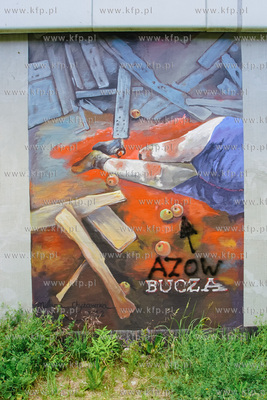 Gdańsk, Jasień. Nz. Zdewastowany mural antywojenny....