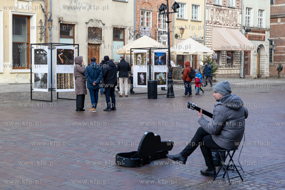 Gdańsk, ul. Długi Targ . 3 rocznica wojny w Ukrainie....