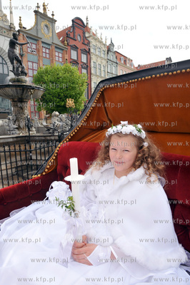 Gdansk. Pierwsza Komunia Swieta. Natalka jedzie bryczka...