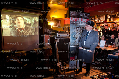 Gdansk. Gazeta Rock Cafe. Zadzwoncie po milicje! przedpremierowy...
